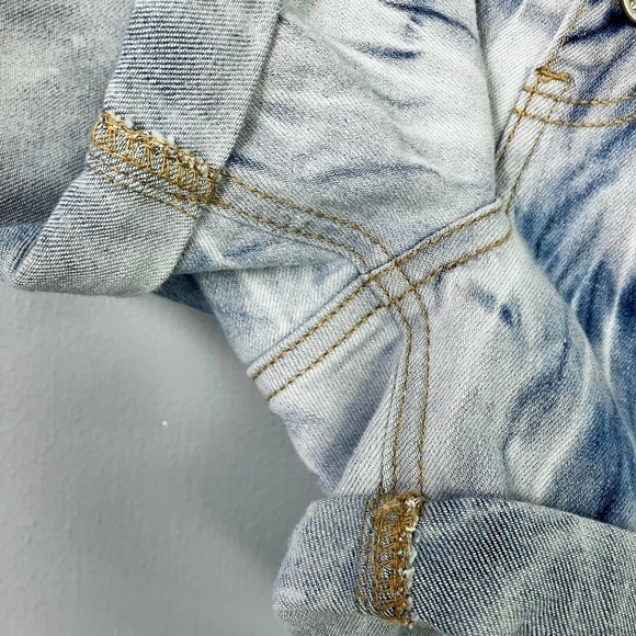 Dickies Women's Cuffed Button Fly Acid Wash Tie Dye Stretch Denim Shorts Size 7 - Picture 12 of 16